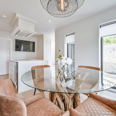 1 The Nest - Luxury Modern House Nr Beach & Bars With Sea Views & Free Parking Villa Charlestown  Esterno foto