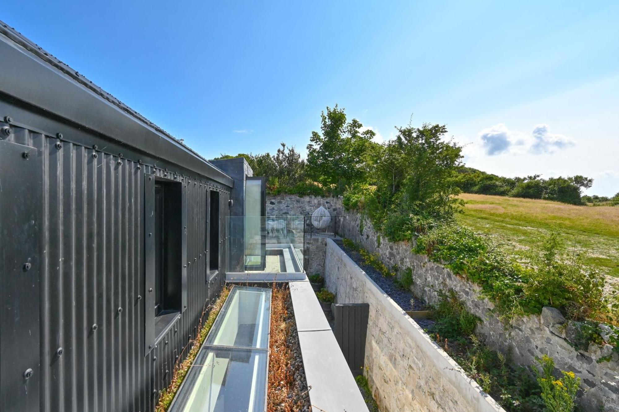 1 The Nest - Luxury Modern House Nr Beach & Bars With Sea Views & Free Parking Villa Charlestown  Esterno foto
