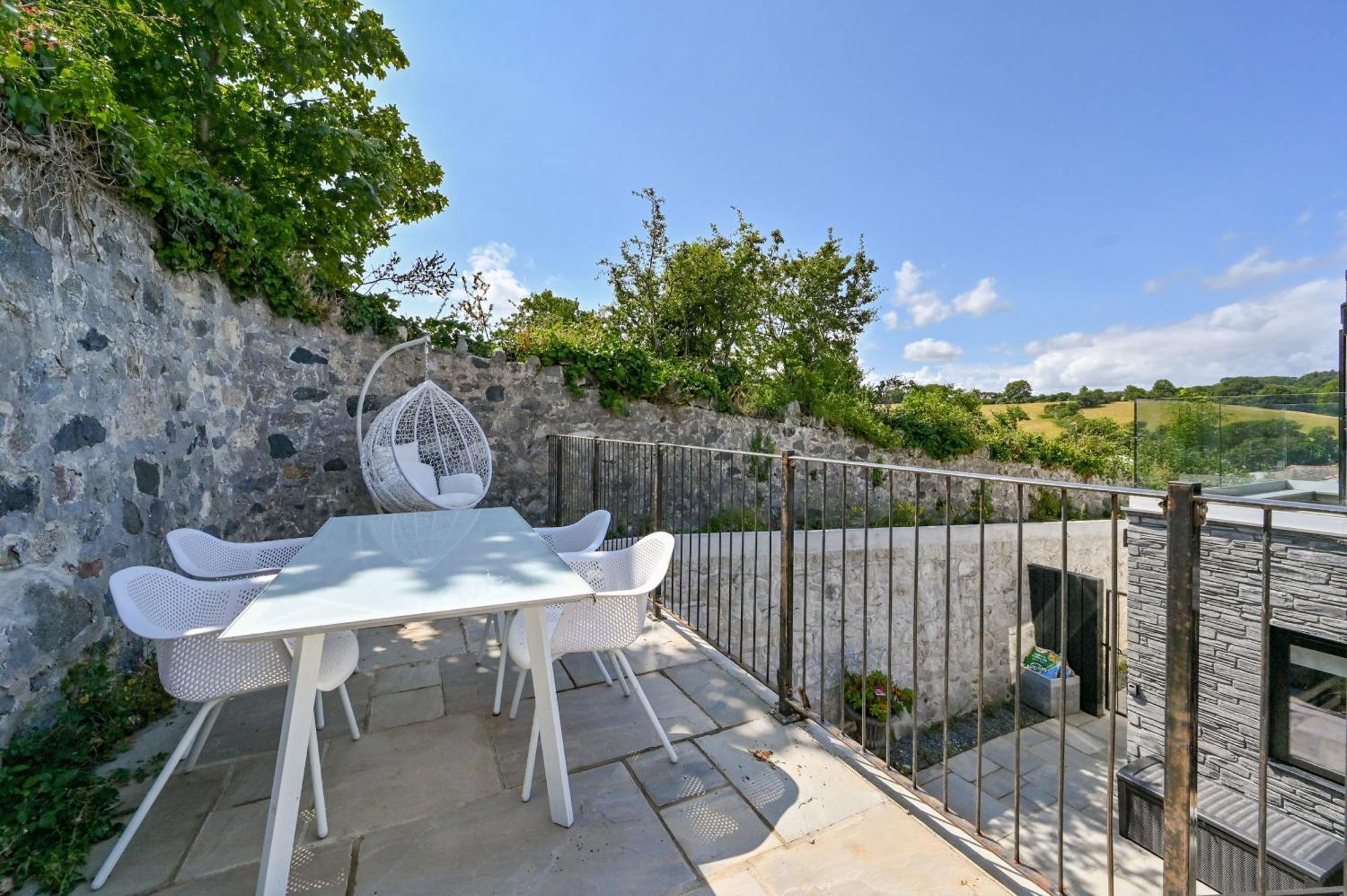 1 The Nest - Luxury Modern House Nr Beach & Bars With Sea Views & Free Parking Villa Charlestown  Esterno foto