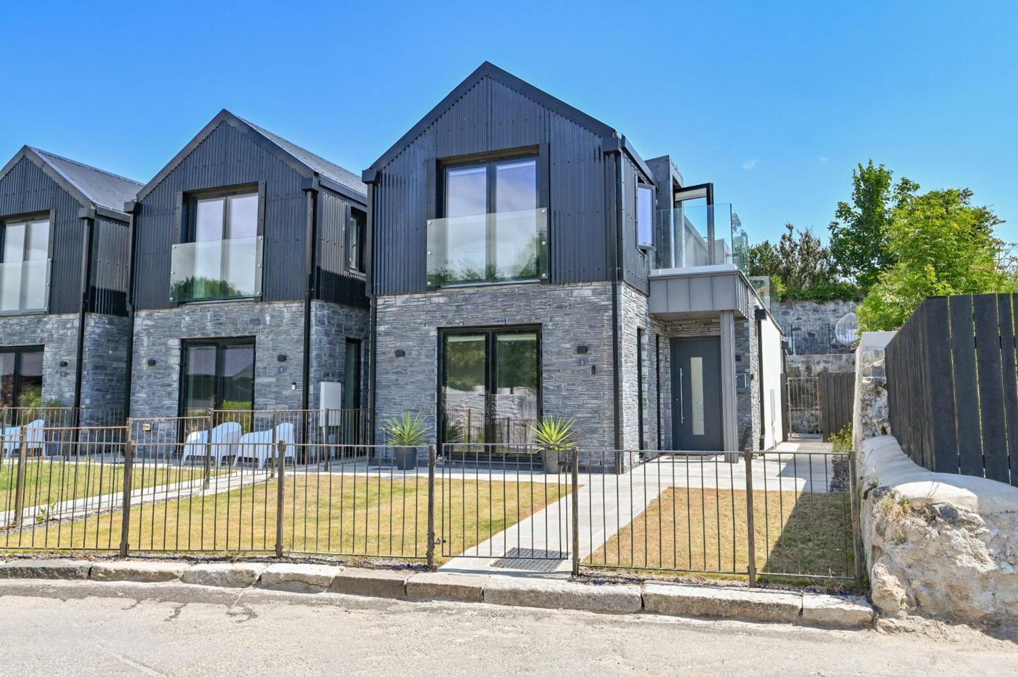 1 The Nest - Luxury Modern House Nr Beach & Bars With Sea Views & Free Parking Villa Charlestown  Esterno foto